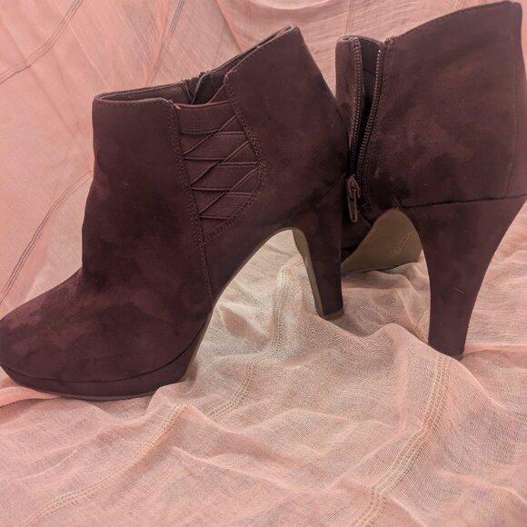 Unlisted By Kenneth Cole Plumberry Boots 8.5 Purple Suede Platform Ankle Boots - Picture 1 of 7